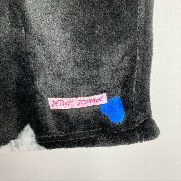 Betsey Johnson Black Cool Cat Ultra Soft Plush Throw 50”x60” NWT Rainbow Groovy - Picture 3 of 9